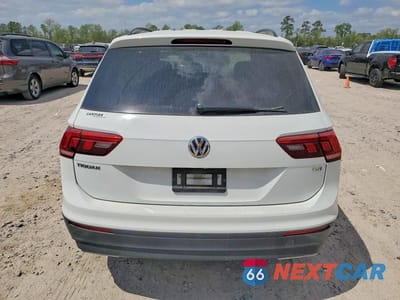 Zdjęcie 6 z 14 samochodu: 2018 VOLKSWAGEN TIGUAN S VIN:3VV1B7AX4JM122489 - miniatura