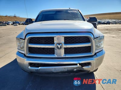 Piąte zdjęcie samochodu w środku: 2016 RAM 2500 ST VIN:3C6UR5CJ7GG305596 - miniatura