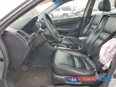 Zdjęcie 7 z 11 samochodu: 2005 HONDA ACCORD EX VIN:1HGCM66595A050776 - miniatura