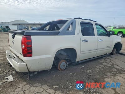 Trzecie zdjęcie samochodu z tyłu: 2011 CHEVROLET AVALANCHE LTZ VIN:3GNTKGE35BG131482 - miniatura