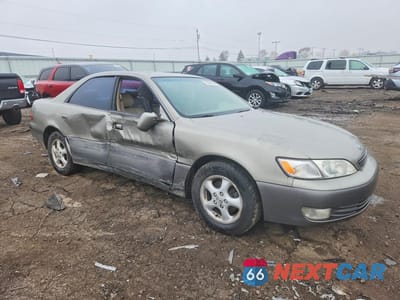 Czwarte zdjęcie samochodu z boku: 1998 LEXUS ES 300 BASE VIN:JT8BF28G8W0100021 - miniatura