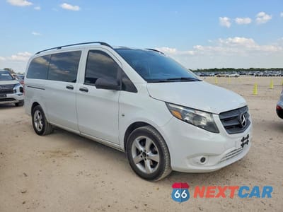 Czwarte zdjęcie samochodu z boku: 2016 MERCEDES BENZ METRIS VIN:WD4PG2EE4G3095963 - miniatura