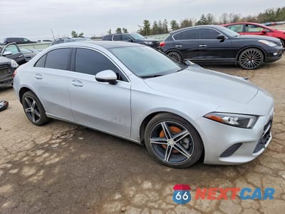 Czwarte zdjęcie samochodu z boku: 2020 MERCEDES-BENZ A 220 4MATIC VIN:W1K3G4FB6LJ199195 - miniatura