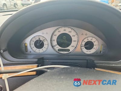 Zdjęcie 9 z 11 samochodu: 2007 MERCEDES-BENZ E 350 VIN:WDBUF56X77B138794 - miniatura