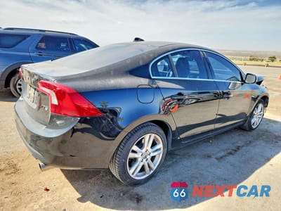 Trzecie zdjęcie samochodu z tyłu: 2012 VOLVO S60 T5 VIN:YV1622FS4C2127376 - miniatura