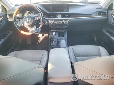 Zdjęcie 8 z 13 samochodu: 2017 LEXUS ES 350 VIN:58ABK1GG5HU061929 - miniatura