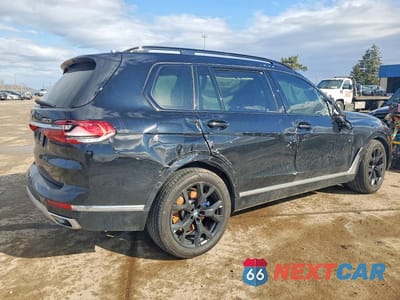 Trzecie zdjęcie samochodu z tyłu: 2021 BMW X7 XDRIVE40I VIN:5UXCW2C07M9F27460 - miniatura