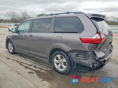Drugie zdjęcie samochodu z przodu: 2018 TOYOTA SIENNA LE 8-PASSENGER VIN:5TDKZ3DC1JS922666 - miniatura