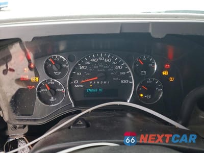 Zdjęcie 9 z 13 samochodu: 2010 CHEVROLET EXPRESS 2500 CARGO UTILITY / SERVICE VAN VIN:1GCZGFBA8A1152079 - miniatura