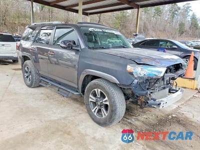 Czwarte zdjęcie samochodu z boku: 2018 TOYOTA 4RUNNER SR5 PREMIUM VIN:JTEBU5JRXJ5566061 - miniatura