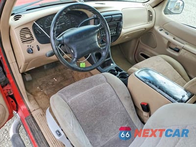 Zdjęcie 8 z 13 samochodu: 1998 FORD EXPLORER VIN:1FMYU22E6WUC02382 - miniatura