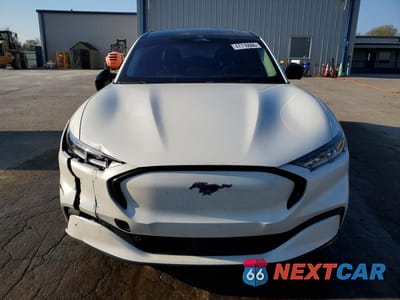 Piąte zdjęcie samochodu w środku: 2021 FORD MUSTANG MACH-E PREMIUM VIN:3FMTK3SU3MMA26793 - miniatura