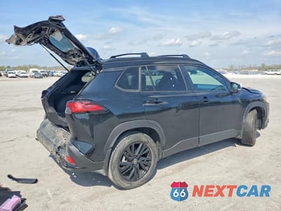 Trzecie zdjęcie samochodu z tyłu: 2025 TOYOTA COROLLA CROSS HYBRID NIGHTSHADE VIN:7MUFBABG6SV071732 - miniatura