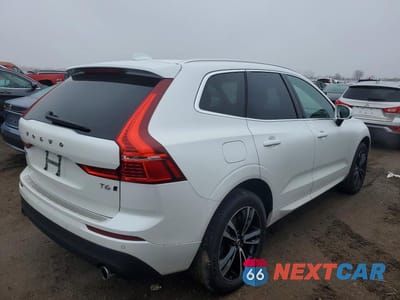 Trzecie zdjęcie samochodu z tyłu: 2020 VOLVO XC60 T6 MOMENTUM VIN:YV4A22RK2L1516905 - miniatura