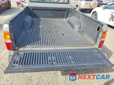Zdjęcie 10 z 13 samochodu: 2000 TOYOTA TACOMA PRERUNNER VIN:5TENM92N1YZ716621 - miniatura