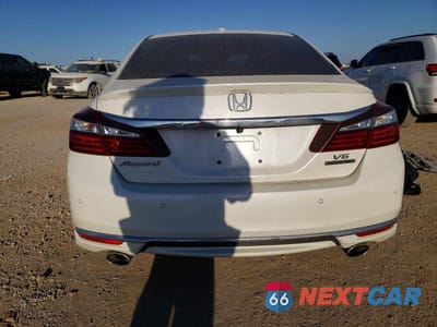 Zdjęcie 6 z 12 samochodu: 2017 HONDA ACCORD TOURING VIN:1HGCR3F96HA030315 - miniatura