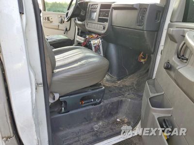 Zdjęcie 11 z 14 samochodu: 2008 GMC SAVANA BOX TRUCK VIN:1GDGG31C581911382 - miniatura