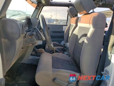 Zdjęcie 7 z 13 samochodu: 2010 JEEP WRANGLER VIN:1J4AA2D13AL173487 - miniatura