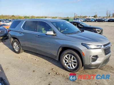 Czwarte zdjęcie samochodu z boku: 2023 CHEVROLET TRAVERSE LS VIN:1GNERFKW3PJ223449 - miniatura