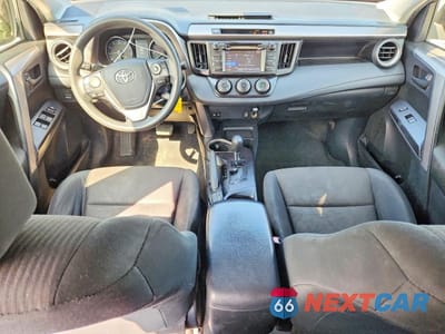 Zdjęcie 8 z 11 samochodu: 2018 TOYOTA RAV4 LE VIN:JTMZFREV5JJ725703 - miniatura