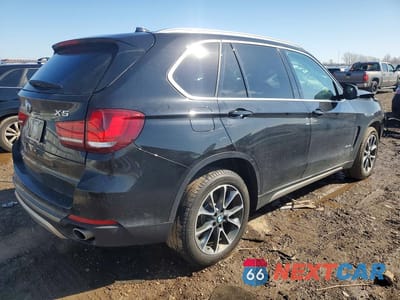 Trzecie zdjęcie samochodu z tyłu: 2017 BMW X5 XDRIVE35I VIN:5UXKR0C33H0X83328 - miniatura
