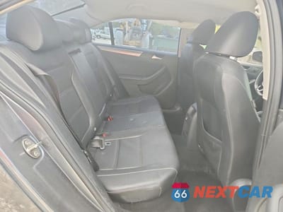 Zdjęcie 10 z 12 samochodu: 2018 VOLKSWAGEN JETTA SE VIN:3VWDB7AJ3JM222989 - miniatura