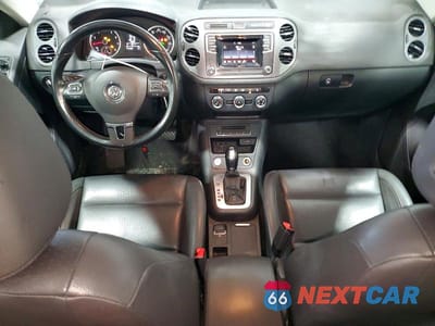 Zdjęcie 8 z 12 samochodu: 2016 VOLKSWAGEN TIGUAN LIMITED VIN:WVGAV7AX8GW513171 - miniatura