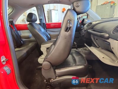 Zdjęcie 10 z 13 samochodu: 2002 VOLKSWAGEN NEW BEETLE GLX VIN:3VWDD21C42M454579 - miniatura