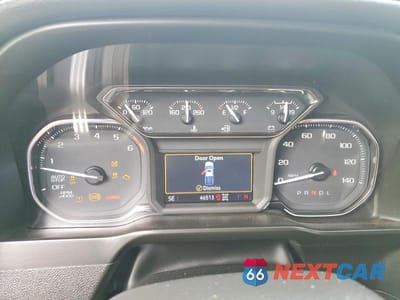Zdjęcie 9 z 12 samochodu: 2021 GMC SIERRA K1500 ELEVATION VIN:3GTU9CED5MG461846 - miniatura