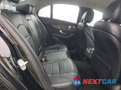 Zdjęcie 10 z 12 samochodu: 2015 MERCEDES-BENZ C 300 4MATIC VIN:55SWF4KB6FU021331 - miniatura