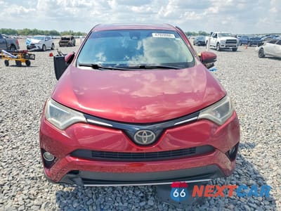 Piąte zdjęcie samochodu w środku: 2018 TOYOTA RAV4 XLE VIN:2T3WFREVXJW464797 - miniatura
