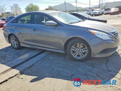 Czwarte zdjęcie samochodu z boku: 2014 HYUNDAI SONATA GLS VIN:5NPEB4AC9EH918288 - miniatura