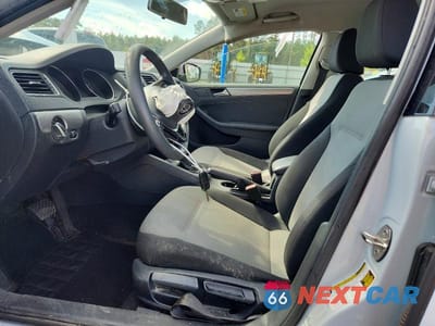 Zdjęcie 7 z 11 samochodu: 2017 VOLKSWAGEN JETTA S VIN:3VW2B7AJ2HM330456 - miniatura