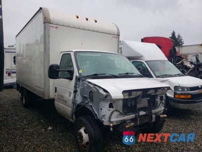 Czwarte zdjęcie samochodu z boku: 2019 FORD E450 BOX TRUCK VIN:1FDXE4FS3KDC04122 - miniatura