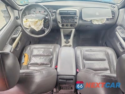 Zdjęcie 8 z 12 samochodu: 2001 FORD EXPLORER SPORT TRAC VIN:1FMZU67E01UC63000 - miniatura