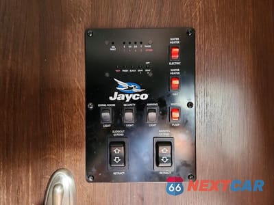 Zdjęcie 8 z 10 samochodu: 2019 JAYCO JAYCO VIN:1UJBJ0BS8K14A0319 - miniatura