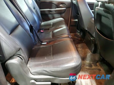 Zdjęcie 11 z 13 samochodu: 2010 CHEVROLET SUBURBAN C1500 LS VIN:1GNUCHE07AR100830 - miniatura