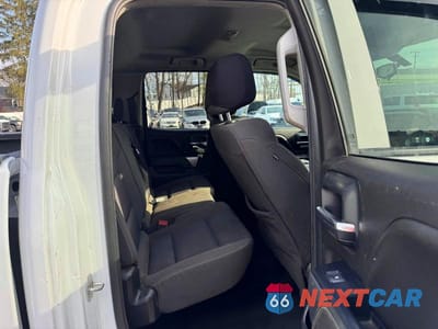 Zdjęcie 6 z 12 samochodu: 2019 CHEVROLET SILVERADO LD K1500 LT VIN:2GCVKPEC0K1138575 - miniatura