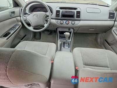 Zdjęcie 8 z 13 samochodu: 2005 TOYOTA CAMRY LE VIN:4T1BE30K05U984372 - miniatura