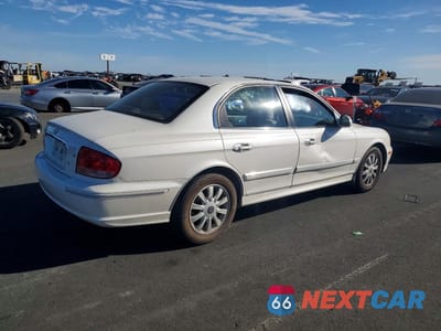 Trzecie zdjęcie samochodu z tyłu: 2004 HYUNDAI SONATA GLS VIN:KMHWF35H24A078445 - miniatura