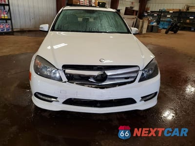 Piąte zdjęcie samochodu w środku: 2011 MERCEDES-BENZ C 300 4MATIC VIN:WDDGF8BB7BR183007 - miniatura