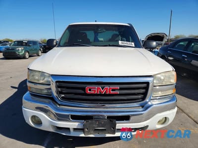 Piąte zdjęcie samochodu w środku: 2004 GMC NEW SIERRA C1500 VIN:2GTEC19T041194314 - miniatura