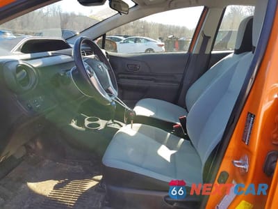 Zdjęcie 7 z 12 samochodu: 2017 TOYOTA PRIUS C ONE VIN:JTDKDTB33H1592358 - miniatura