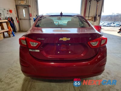 Zdjęcie 6 z 12 samochodu: 2018 CHEVROLET CRUZE LT VIN:1G1BE5SM5J7118974 - miniatura