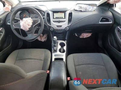 Zdjęcie 8 z 11 samochodu: 2017 CHEVROLET CRUZE LS VIN:1G1BC5SMXH7225549 - miniatura