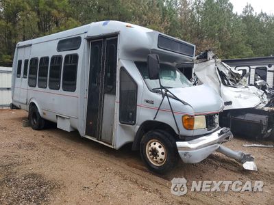 Czwarte zdjęcie samochodu z boku: 2003 FORD E450 SHUTTLE BUS VIN:1FDWE45FX3HB18719 - miniatura
