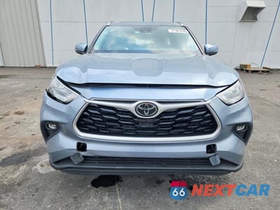 Piąte zdjęcie samochodu w środku: 2020 TOYOTA HIGHLANDER XLE VIN:5TDGZRAHXLS005348 - miniatura