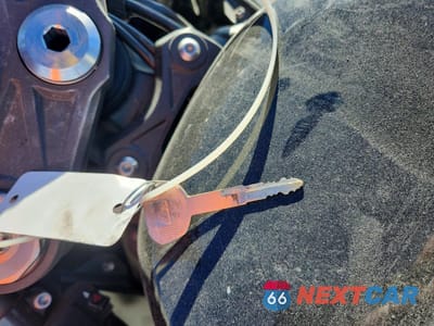 Zdjęcie 8 z 10 samochodu: 2019 KAWASAKI ZX636 K VIN:JKBZXJH13KA001362 - miniatura