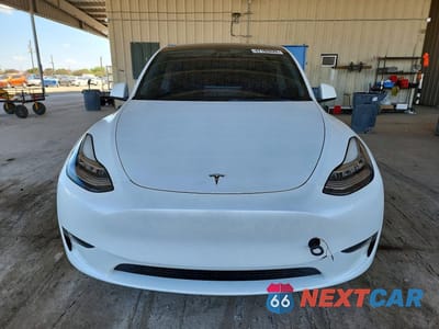Piąte zdjęcie samochodu w środku: 2023 TESLA MODEL Y VIN:7SAYGDEE4PA037705 - miniatura