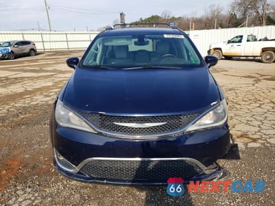 Piąte zdjęcie samochodu w środku: 2017 CHRYSLER PACIFICA TOURING L VIN:2C4RC1BG3HR538806 - miniatura
